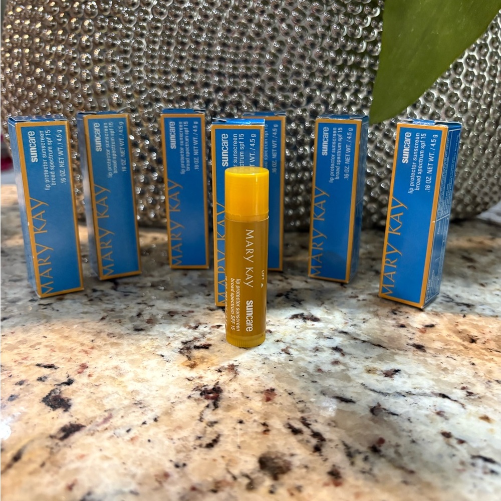 Mary Kay Sun Care Lip Balm SPF 15 - Bright